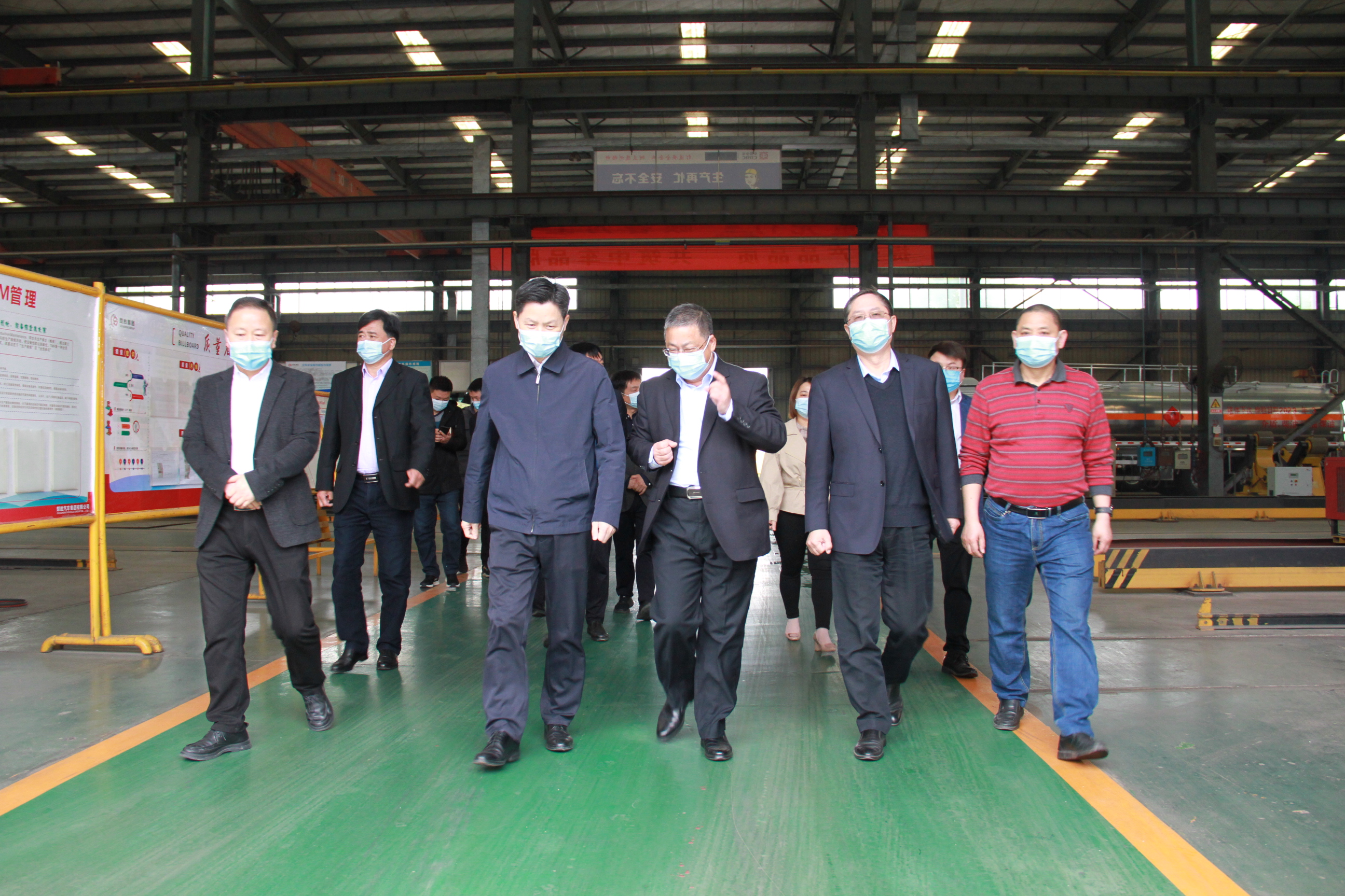 防疫情，促生產(chǎn)，市委常委副市長(zhǎng)甘國棟一行蒞臨楚勝調(diào)研